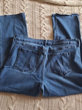 Woman's Old Navy Boot-Cut Jeans Size 20 Wide